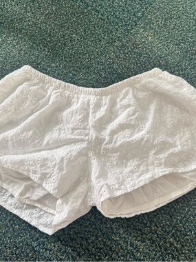 Brandy Melville White Eyelet Elastic Waist Shorts